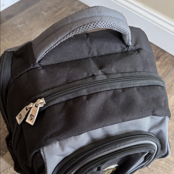 Heys' versatile Backpack - Picture 6 of 17